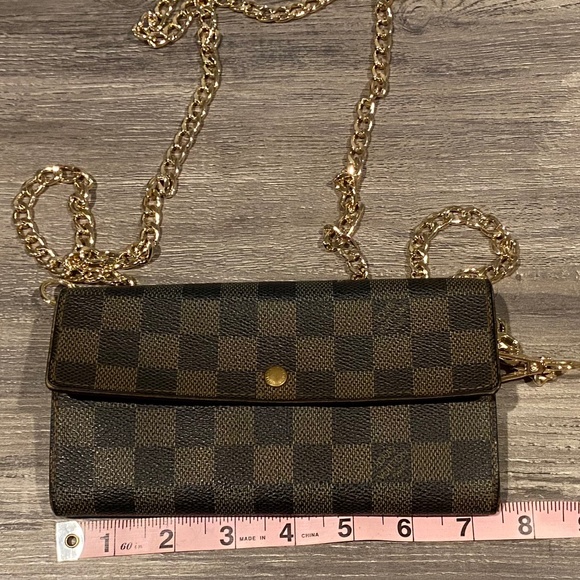 Authentic Louis Vuitton Damier Ebene crossbody - Picture 9 of 11